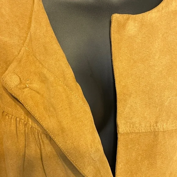 Studio Works Woman Suede Sweater/Coat with Magnetic Buttons -Size 18W - Picture 6 of 6